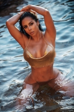 Escort Ibiza - KRISTAL - Ibiza Tops